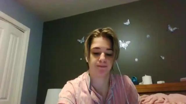 Image 2 of sweetiegirl001 Stream on Chaturbate on 17 months ago