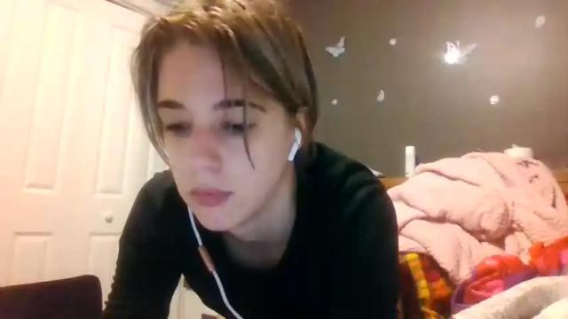 Image 2 of sweetiegirl001 Stream on Chaturbate on 17 months ago