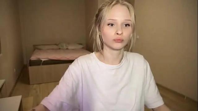 Image 3 of sweetielis Stream on Chaturbate on 1 month ago