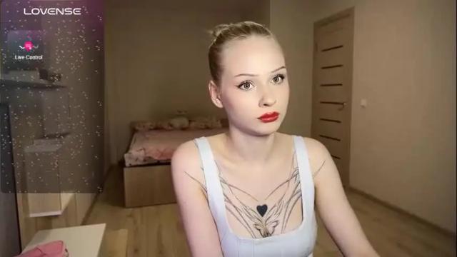 Image 10 of sweetielis Stream on Chaturbate on 22 days ago