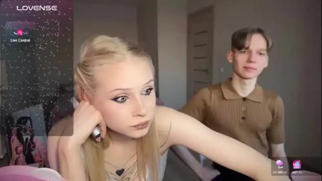 Image 12 of sweetielis Stream on Chaturbate on 15 days ago