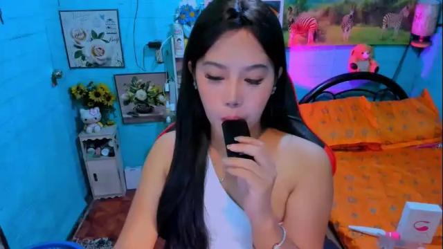 Image 2 of sweetienicole Stream on Chaturbate on 3 months ago