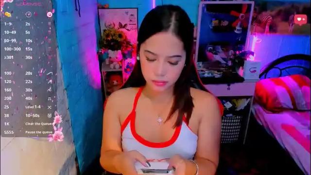 Image 3 of sweetienicole Stream on Chaturbate on 2 months ago