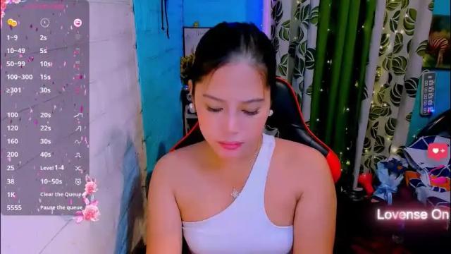 Image 2 of sweetienicole Stream on Chaturbate on 1 month ago
