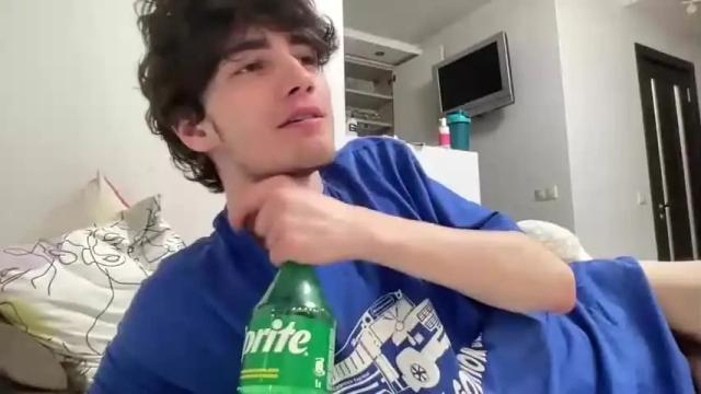 Image 11 of sweetieskitties Stream on Chaturbate on 12 months ago