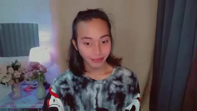Image 2 of sweetiie_caren Stream on Chaturbate on 12 months ago