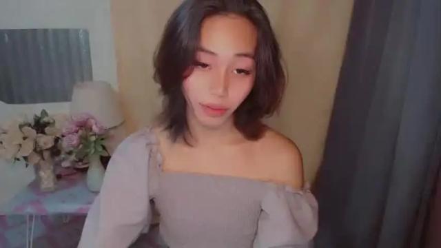 Image 2 of sweetiie_caren Stream on Chaturbate on 12 months ago