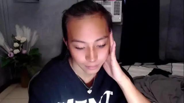 Image 3 of sweetiie_caren Stream on Chaturbate on 1 month ago