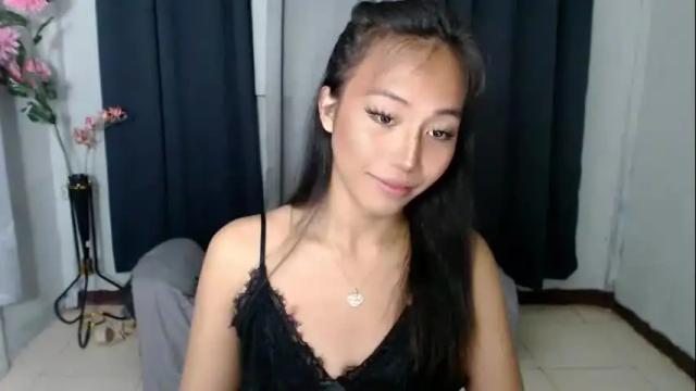 Image 8 of sweetiie_caren Stream on Chaturbate on 1 month ago