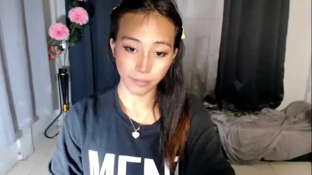 Image 11 of sweetiie_caren Stream on Chaturbate on 1 month ago