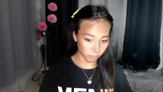 Image 3 of sweetiie_caren Stream on Chaturbate on 1 month ago