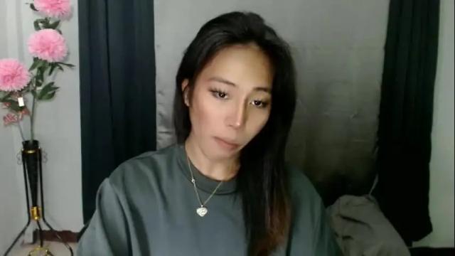 Image 3 of sweetiie_caren Stream on Chaturbate on 1 month ago