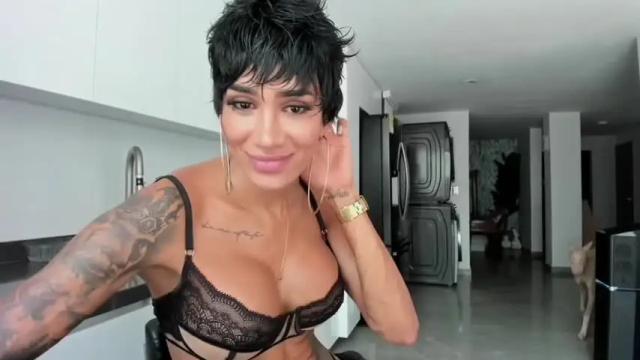 Image 12 of sweetlaurasaenz Stream on Chaturbate on 18 months ago
