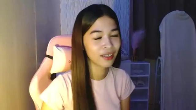 Image 3 of sweetleigh18 Stream on Chaturbate on 13 months ago