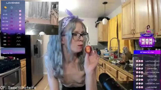 Image 11 of sweetlilraven Stream on Chaturbate on 14 months ago