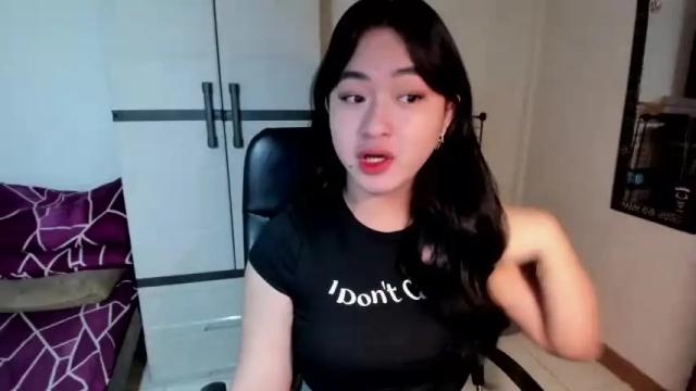 Image 3 of sweetlovepinay04 Stream on Chaturbate on 13 months ago