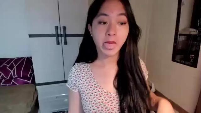 Image 3 of sweetlovepinay04 Stream on Chaturbate on 13 months ago