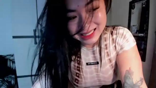 Image 2 of sweetlovepinay04 Stream on Chaturbate on 13 months ago