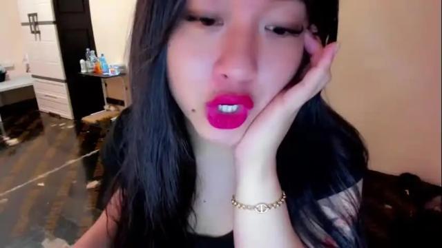 Image 7 of sweetlovepinay04 Stream on Chaturbate on 15 days ago