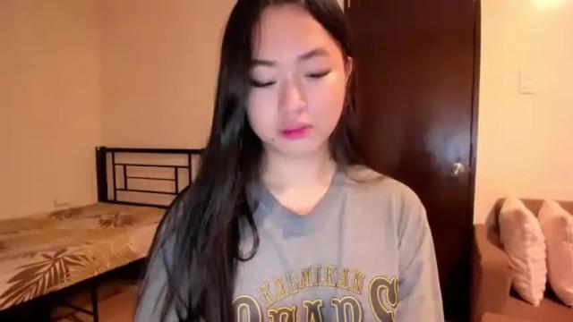 Image 3 of sweetlovepinay04 Stream on Chaturbate on 2 months ago