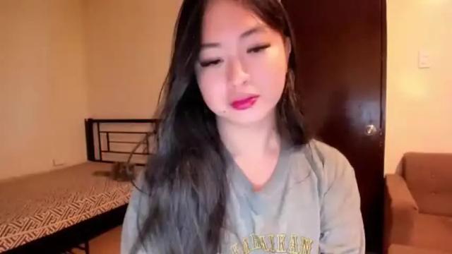 Image 8 of sweetlovepinay04 Stream on Chaturbate on 2 months ago