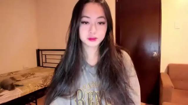 Image 2 of sweetlovepinay04 Stream on Chaturbate on 2 months ago