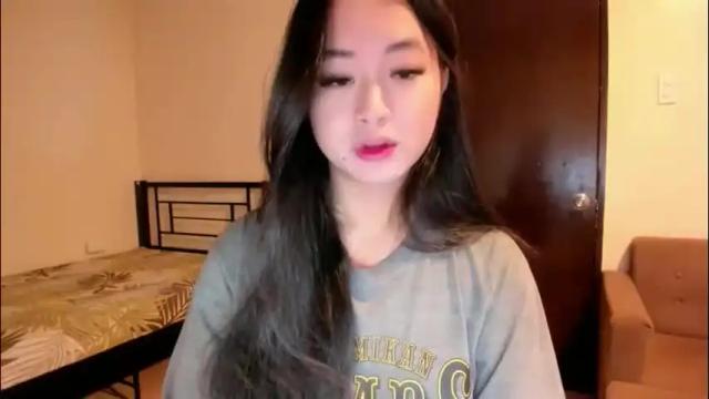 Image 3 of sweetlovepinay04 Stream on Chaturbate on 2 months ago