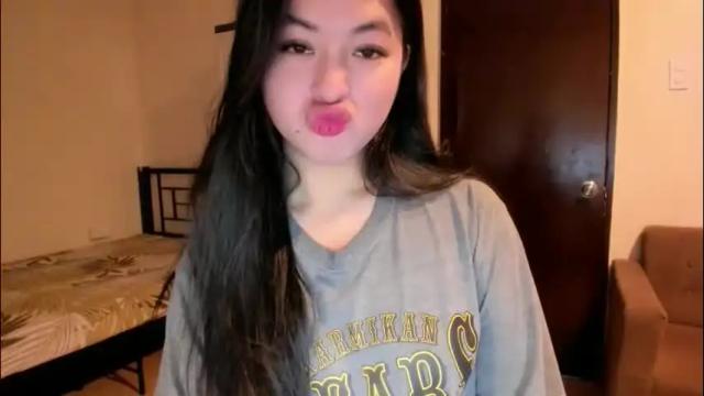 Image 3 of sweetlovepinay04 Stream on Chaturbate on 1 month ago