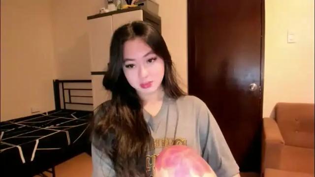 Image 12 of sweetlovepinay04 Stream on Chaturbate on 1 month ago
