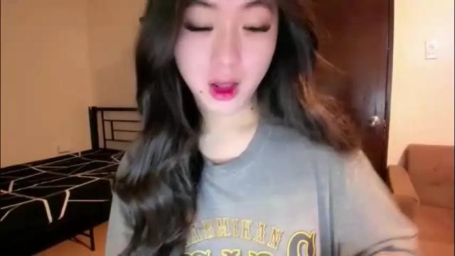 Image 3 of sweetlovepinay04 Stream on Chaturbate on 1 month ago