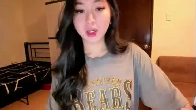 Image 12 of sweetlovepinay04 Stream on Chaturbate on 1 month ago