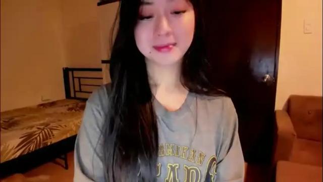 Image 7 of sweetlovepinay04 Stream on Chaturbate on 8 days ago