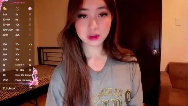 Image 8 of sweetlovepinay04 Stream on Chaturbate on 2 months ago