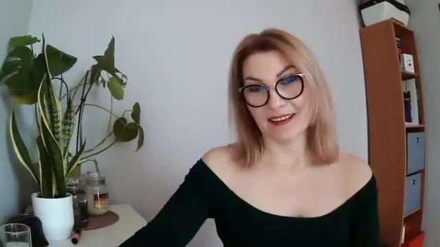 Image 2 of sweetmarthaaa Stream on Chaturbate on 16 months ago
