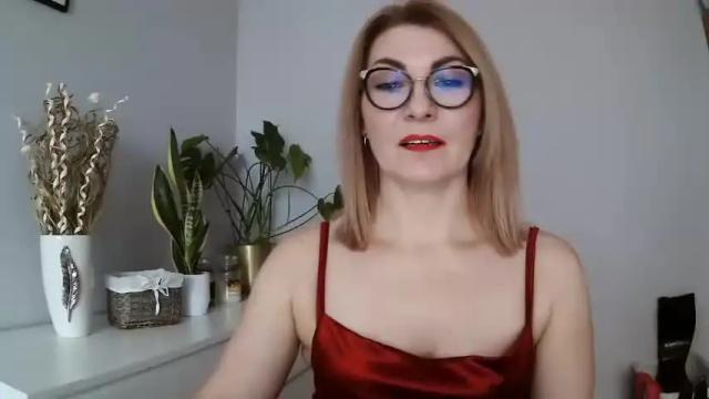 Image 2 of sweetmarthaaa Stream on Chaturbate on 16 months ago