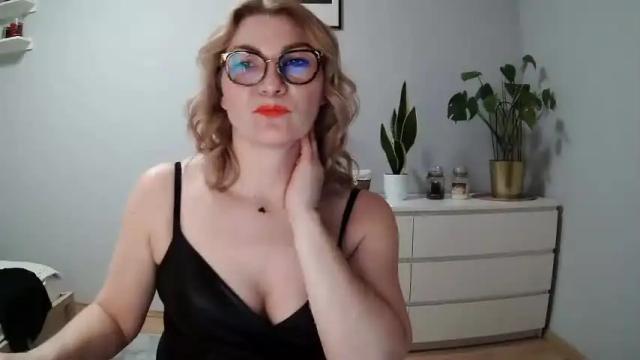 Image 4 of sweetmarthaaa Stream on Chaturbate on 15 months ago