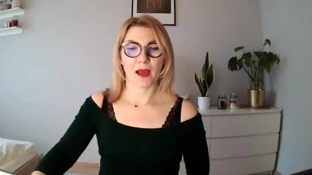 Image 2 of sweetmarthaaa Stream on Chaturbate on 15 months ago