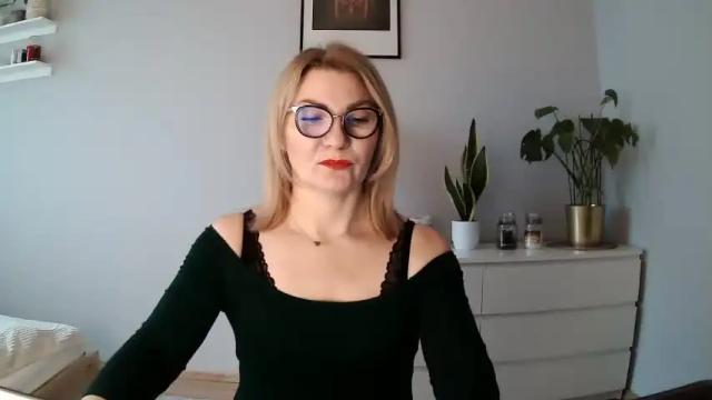Image 7 of sweetmarthaaa Stream on Chaturbate on 15 months ago