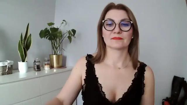 Image 3 of sweetmarthaaa Stream on Chaturbate on 15 months ago