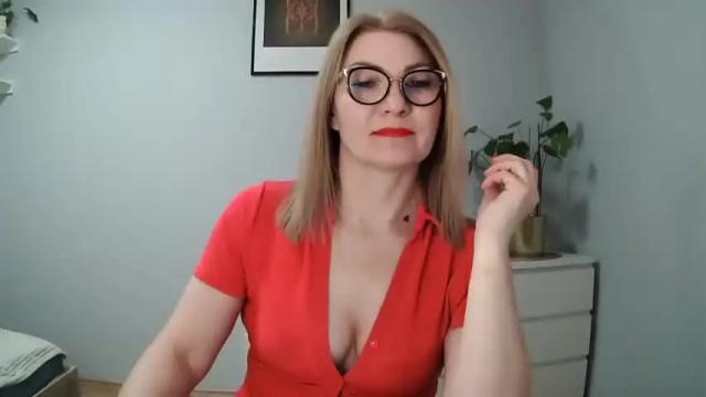 Image 3 of sweetmarthaaa Stream on Chaturbate on 14 months ago