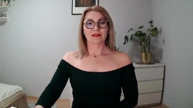 Image 2 of sweetmarthaaa Stream on Chaturbate on 13 months ago