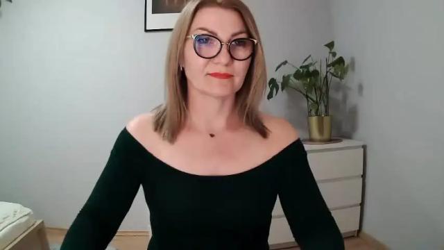 Image 7 of sweetmarthaaa Stream on Chaturbate on 13 months ago
