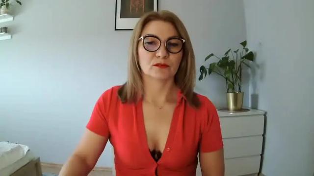 Image 2 of sweetmarthaaa Stream on Chaturbate on 13 months ago