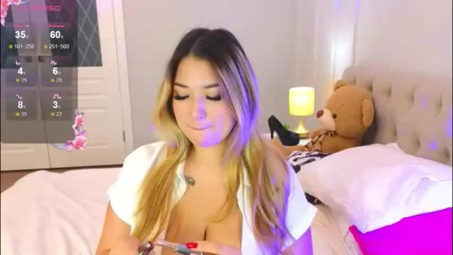 Image 2 of sweetmelon_ Stream on Chaturbate on 2 months ago