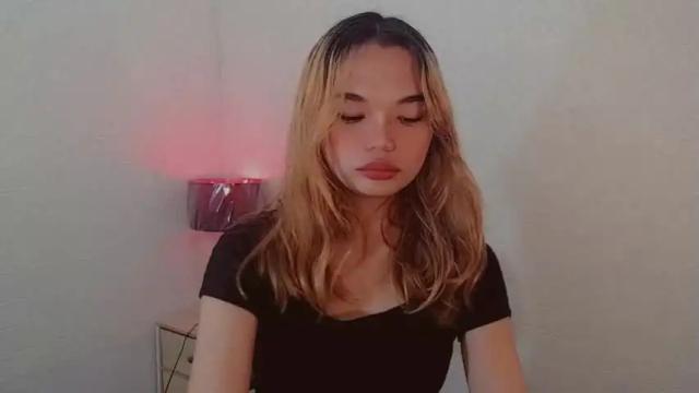 Image 11 of sweetmikaela20 Stream on Chaturbate on 18 months ago