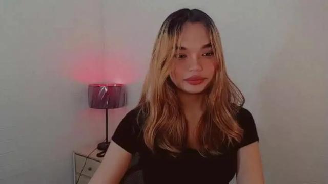 Image 3 of sweetmikaela20 Stream on Chaturbate on 18 months ago