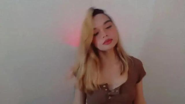 Image 8 of sweetmikaela20 Stream on Chaturbate on 18 months ago