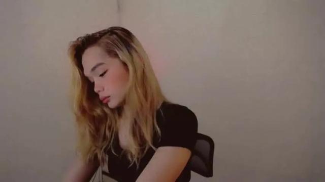 Image 8 of sweetmikaela20 Stream on Chaturbate on 17 months ago