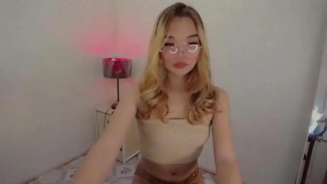 Image 10 of sweetmikaela20 Stream on Chaturbate on 16 months ago