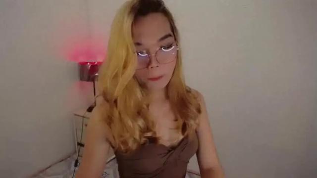 Image 2 of sweetmikaela20 Stream on Chaturbate on 16 months ago